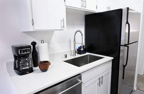 White Center House | Gonzi's Home in Southwest, a cozy, spacious, and comfortable.