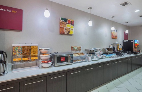 Lewisville Hotel | GOOD AFFORDABLE ROOM AVAILABLE WITH ALL AMENITIES DOUBLE QUEEN SUITE KING SUITE
