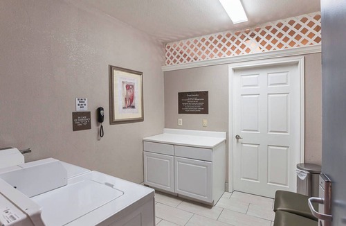 Lewisville Hotel | GOOD AFFORDABLE ROOM AVAILABLE WITH ALL AMENITIES DOUBLE QUEEN SUITE KING SUITE
