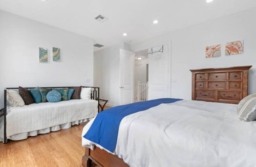 Croissant Park House | Gorgeous 4 bed/4 bath @ Endless Summer