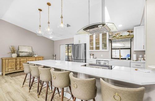 Pebble Beach House | Gorgeous 4 Bedroom Home with Private Pool and Full Kitchen in Rotonda West