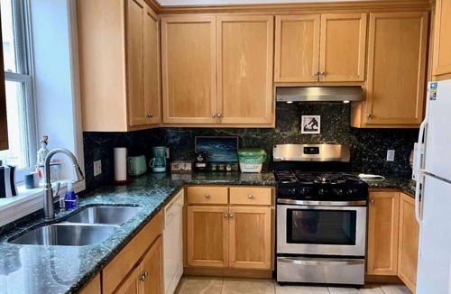 Nob Hill Condo | Gorgeous Apt High Atop Nob Hill