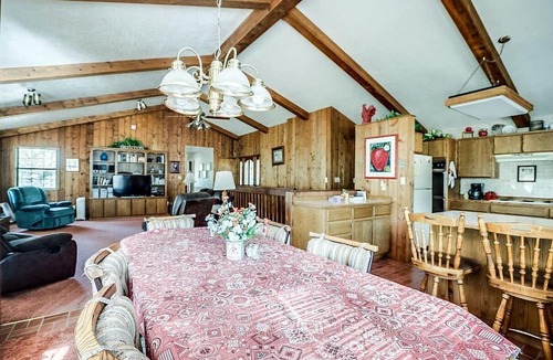 Greer Cabin | Gorgeous Cabin with Fireplace and Barbecue in Greer, Arizona