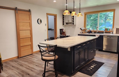 Carey Bay House | Gorgeous, Quiet, Relaxing 2-bedroom home in Conkling Park - Dog Friendly