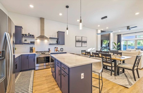 East Nashville House | Gorgeous Skyline City Views 2mi to DT