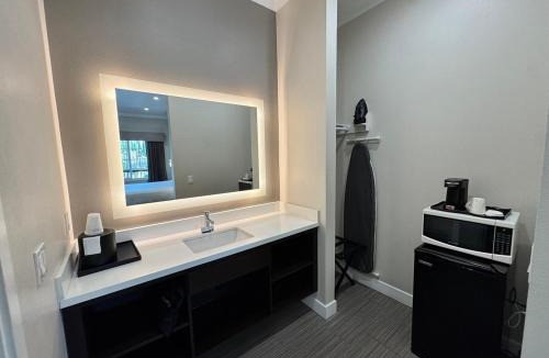 Granada Hills North Hotel | Granada Inn