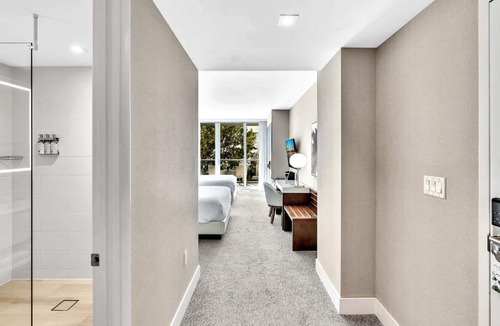 Bay Harbor Islands Apartment | Grand Deluxe Two Bedroom Suite with Balcony Water Views, Corner