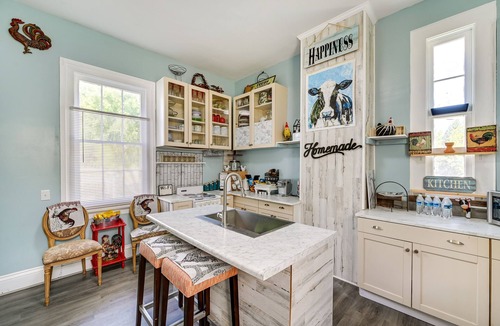 High Point House | Grand Historic Home w/Yard & Deck in High Point!