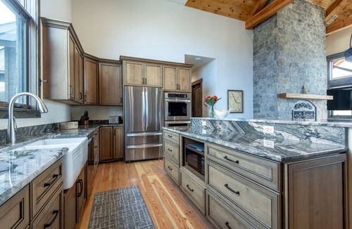 Clawson House | Grand Teton Painted Pony House w/Hot Tub AC and Heated Garage