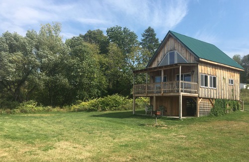 Chase Mills Cottage | Grasse River Waterfront Cottage minutes to Waddington