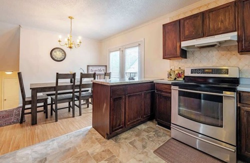 Greensboro House | Great 4BR Home Near Emerald Pointe & Downtown
