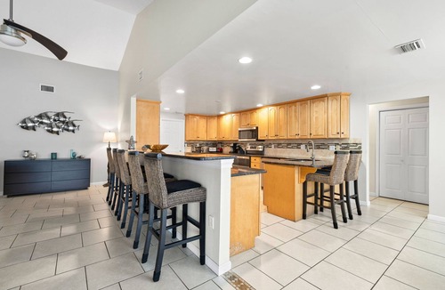 Yacht Club House | Great Family Vacation, Waterfront Pool Home