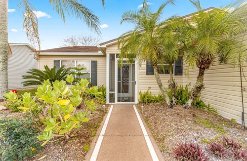 Alhambra Cottage | Great location between Sumter Landing/Spanish Springs. Golf cart included