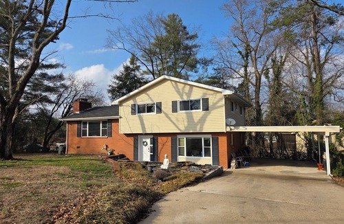 Oak Ridge House | Great location: UT, Windorck, national lab, melton lake park