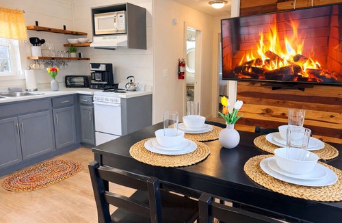 Altamont House | Greeter Falls Lodge Cottage #6
