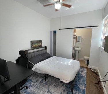 Country Club Park Apartment | Guest Haven in West Palm Beach
