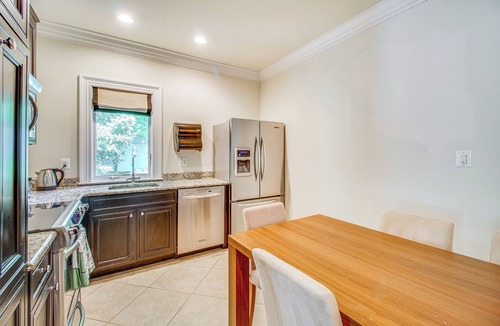 Hunter Mill House | Guest House in Private Villa ~ 23 Mi to Washington