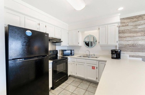 Laguna Beach Condo | Gulf Front Condo in Laguna Beach, Pool, Sleeps 6