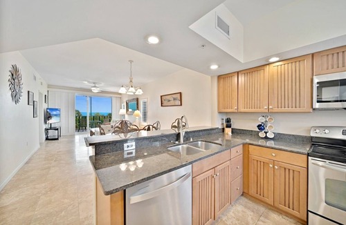 Sanibel Condo | Gulf-Front Comfort at Shell Island Beach Club 7B