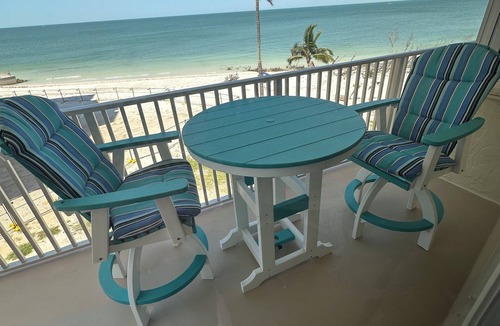 South Island Condo | Gulf Front Condo completely remodeled ,100 steps to the beach.