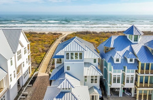Port Aransas House | Gulf-Front Grandeur at Cinnamon Shore South: Introducing Sage and Sea