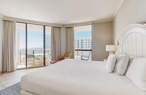 Miramar Beach Hotel | Gulf-front resort studio with pool & hot tub - on-site dining