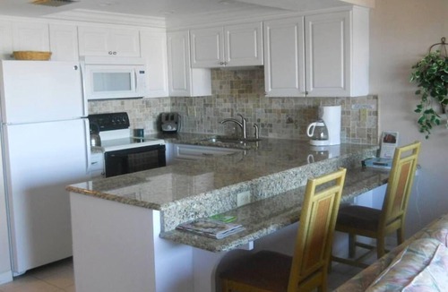 St. Pete Beach Condo | Gulf Gate Resort 507 Spacious Condo , SUMMER "Value" Priced 197 per night