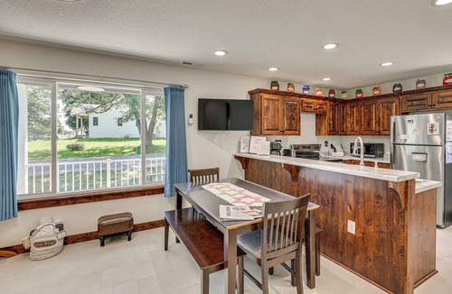 Hamilton House | Hamilton Charm Place, 4 Bdrm, 2 Bath, Step-Free
