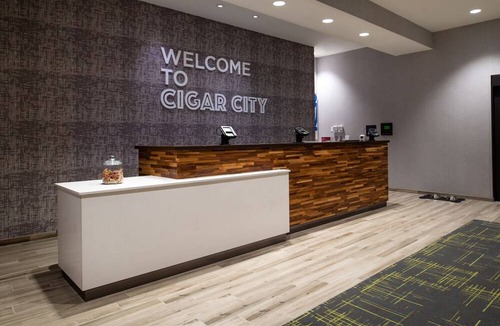 Channel District Hotel | Hampton Inn Tampa Downtown Channel District
