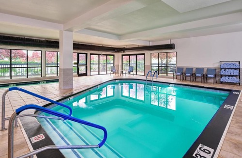 Midtown Anchorage Hotel | Hampton Inn Anchorage