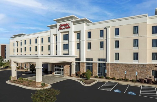 Cape Fear Hotel | Hampton Inn and Suites Fayetteville, NC