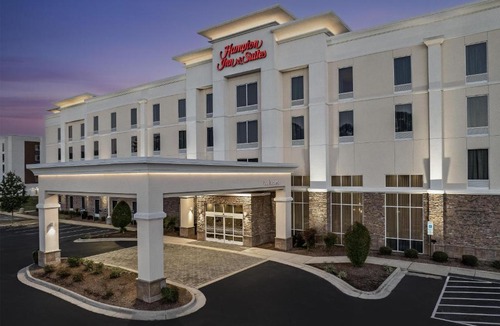 Cape Fear Hotel | Hampton Inn and Suites Fayetteville, NC