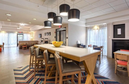 West Seneca Hotel | Hampton Inn Buffalo-South/I-90