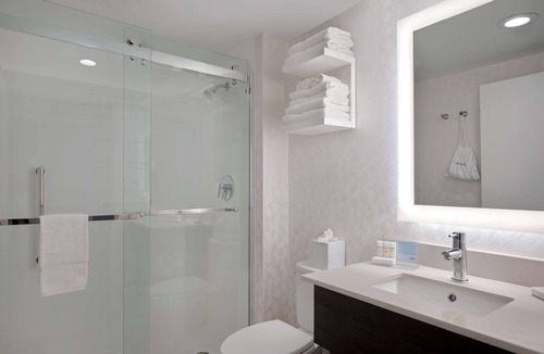 East Cambridge Hotel | Hampton Inn by Hilton Boston/Cambridge