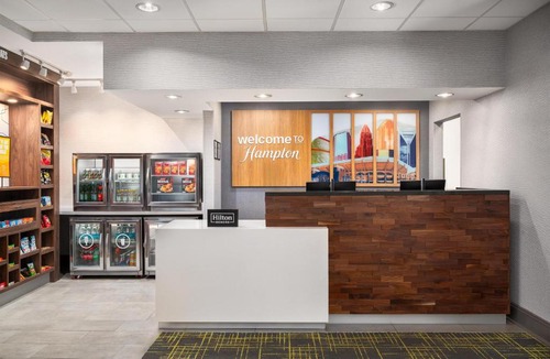 Arrowood Hotel | Hampton Inn & Suites Charlotte Arrowood Rd