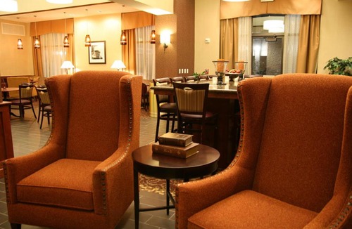 Greenbrier West Hotel | Hampton Inn & Suites Chesapeake-Battlefield Boulevard