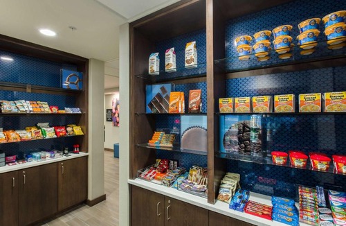 Knoxville Hotel | Hampton Inn & Suites - Knoxville Papermill Drive, TN