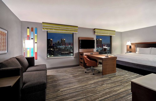 Las Vegas Hotel | Hampton Inn & Suites Las Vegas Convention Center - No Resort Fee