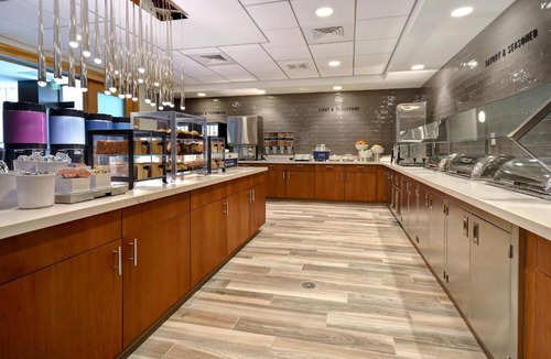 Las Vegas Hotel | Hampton Inn & Suites Las Vegas Convention Center - No Resort Fee