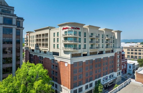 Roanoke Hotel | Hampton Inn & Suites - Roanoke-Downtown, VA