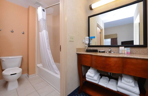 Fredericksburg Hotel | Hampton Inn & Suites Fredericksburg South