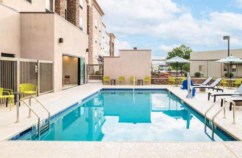 Downtown Prescott Valley Hotel | Hampton Inn & Suites Prescott Valley