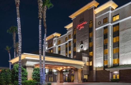 Las Vegas Hotel | Hampton Inn Tropicana