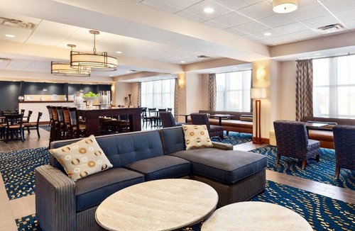 Watertown Hotel | Hampton Inn Watertown