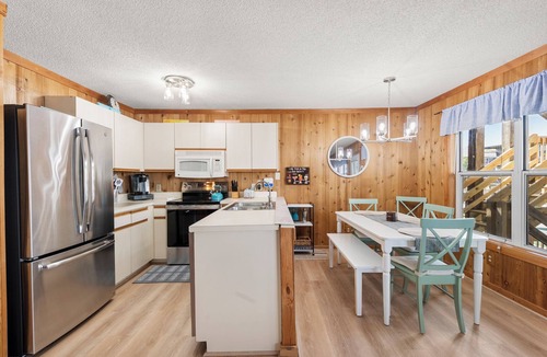 Ocean Sands Condo | Happy Ours: Shared Pool | Short Walk to Beach