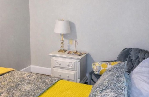 Millville Apartment | Harpers Ferry Hilltop Retreat Rustic Charm