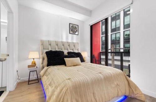 Wynwood Art District Apartment | Heart of Wynwood - Rooftop Pool - Balcony - New 1B