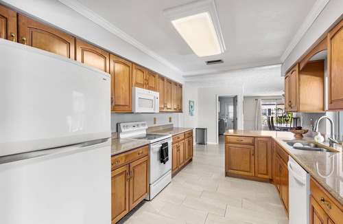Cypress Lakes Estates House | Heated Pool ~ Charming & Comfy ~ Clean 5★ Location