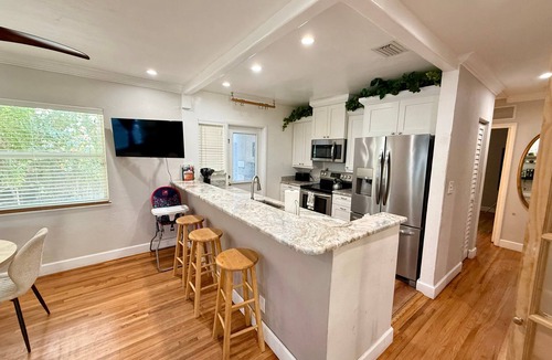 South Middle River House | Heated Pool/Hot Tub/10 min Beach & Airport - MAJOR INTERNATIONAL SPORTING EVENT!