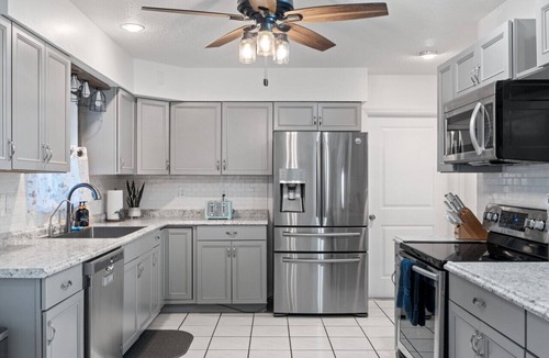Largo House | Heated Pool House with Games <5 Min to Beaches Sleeps 12
